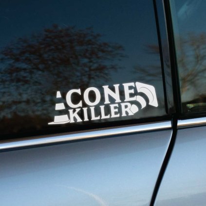 Plotrovaná nálepka „Built not bought“ s ikonickým kľúčom v strede, ideálna ako nálepka na auto pre DIY nadšencov.