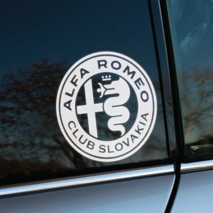 Plotrovaná nálepka s logom značky, krížom a hadom s korunkou, obsahuje nápis ALFA ROMEO CLUB SLOVAKIA v kruhovom ráme.