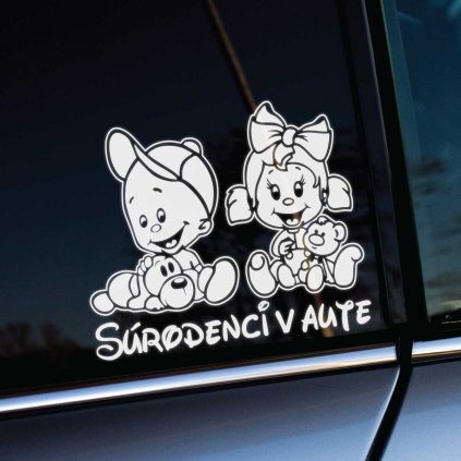 Súrodenci v aute White
