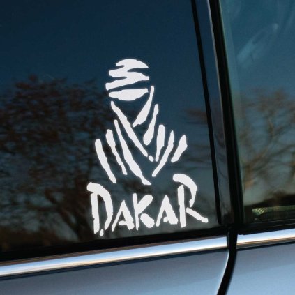 Plotrovaná nálepka s motívom jazdca v šatke a nápisom “Dakar”, ideálna pre fanúšikov rally a dobrodružných jázd.