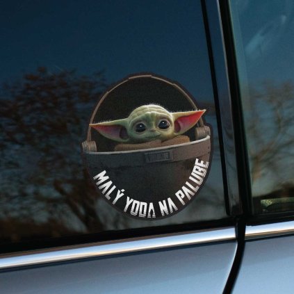 Tlačená nálepka “Malý Yoda na palube” s motívom Baby Yodu v jeho ikonickej kolíske zo seriálu The Mandalorian.