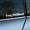 Plotrovaná nálepka na auto s Facebook logom a menom účtu – jednoduchý a účinný spôsob, ako propagovať svoj profil na cestách.