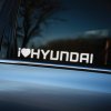 Plotrovaná nálepka s nápisom „I ❤️ HYUNDAI“ v jednofarebnom prevedení. Štýlový doplnok pre majiteľov a priaznivcov vozidiel Hyundai.