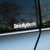 Plotrovaná nálepka Strictly Static s dynamickým dizajnom písma, určená pre milovníkov pevných podvozkov bez vzduchu.