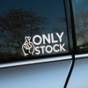 Plotrovaná nálepka ONLY STOCK s ikonou skrížených prstov, ironické vyjadrenie pre fanúšikov sériových vozidiel.