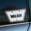 Plotrovaná jednofarebná nálepka na auto s logom WARN v ikonickom tvare písmena W a vyrezaným nápisom uprostred.