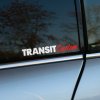 Plotrovaná nálepka na auto s nápisom „Transit Custom“ v originálnom štýle pre fanúšikov modelu Ford Transit Custom.