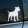 Plotrovaná nálepka na auto s výrazným profilom stafordšírskeho teriéra bez textu, ideálna pre fanúšikov plemena.