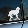 Plotrovaná nálepka na auto s obrysom bernského salašníckeho psa a anglickým nápisom „Dog on Board“ pre psíčkarov.