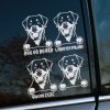 Plotrovaná nálepka rottweiler s labkami v štyroch identických verziách motívu s meniteľným textom, vhodná ako nálepka na auto.