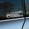 Plotrovaná nálepka s logom Citroën v ovále a akronymom CITROËN – Creatively Insane Technology Requires Ongoing Expensive Nursing.