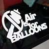 Plotrovaná nálepka na auto s nápisom „Air is for balloons“ a symbolom zákazového kruhu s airride tlmičom.