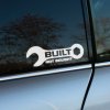 Plotrovaná nálepka s motívom kľúča a nápisom „Built not bought“, nálepka na auto pre hrdých garážových tunerov.