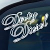 Plotrovaná nálepka na auto s nápisom „Dirty Diesel“ vo veľkom písme, štýlový doplnok pre dieselových nadšencov.