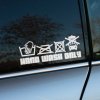 Plotrovaná nálepka „Hand Wash Only“ s piktogramami ošetrenia, štýlové varovanie pre starostlivosť o lak auta.