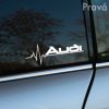 Plotrovaná nálepka na auto s logom Audi a grafickým motívom EKG línie symbolizujúcej vášeň pre jazdu.