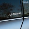 Nálepka na auto s nápisom "MITSUBISHI" a grafickým zobrazením EKG vlny je umiestnená na bočnom okne strieborného vozidla Mitsubishi. Táto elegantná a moderná nálepka dodáva autu jedinečný vzhľad a je ideálna pre fanúšikov značky Mitsubishi. Nálepka je umiestnená na pravom bočnom okne, čo zaručuje jej dobrú viditeľnosť a estetický doplnok pre vozidlo. Pozadie tvorí rozmazaná scenéria prírody, čo vytvára dojem pohybu a dynamiky, charakteristický pre vozidlá Mitsubishi.
