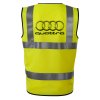 Potlač na reflexnej veste na chrbte so štyrmi kruhmi a čiernym nápisom quattro pod logom na žltom podklade.