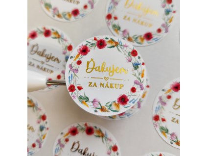 Farebné nálepky a zlaté písmo