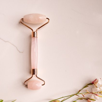 Masážní face roller růženín:rose quartz ns prod2023 1024 44