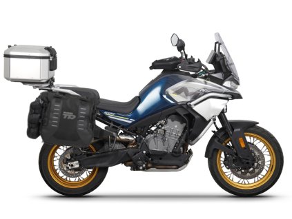 Kompletná sada sedlových brašní SHAD TERRA TR40 adventure a hliníkového kufra SHAD TERRA 55L vrátane montážnej sady SHAD CF Moto 800MT