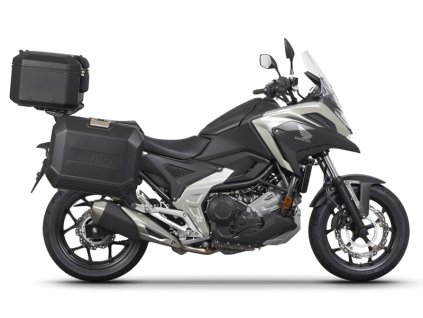 Kompletná sada čiernych hliníkových kufrov SHAD TERRA BLACK , 37 litrov vrchný kufor, 36/36 litrov bočné kufre, vrátane montážnej sady a platni SHAD HONDA NC 750 X 2021-