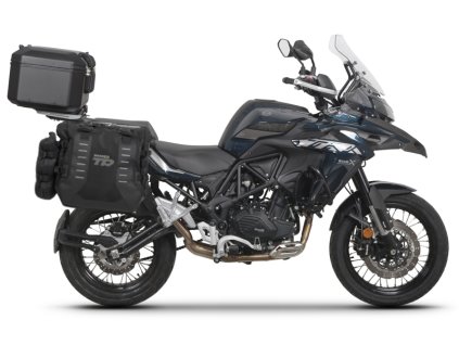 Kompletná sada sedlových brašní SHAD TERRA TR40 adventure a hliníkového kufra SHAD TERRA BLACK 37L vrátane montážnej sady SHAD Benelli TRK 502 X