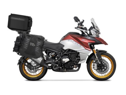 Kompletná sada bočných adventure vakov SHAD TERRA TR40 a hliníkového 55 L vrchného kufru ,vrátane montážnej sady SHAD QJMOTOR SRT800/X