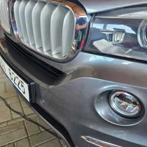 BMW X5 po odstranění zbytků hmyzu