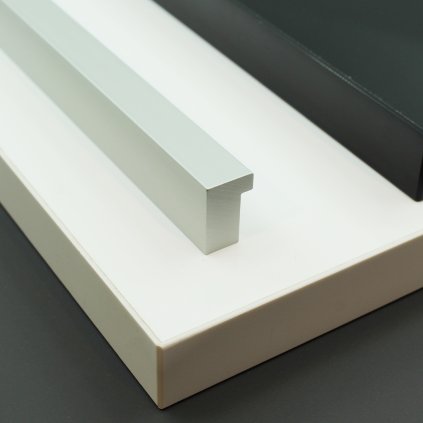 Úchytka - UA02, úzka, Hliník matný (VAR ROZTEC 770 mm)