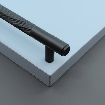 Úchytka - RE32, Čierna matná (VAR ROZTEC 160 mm)