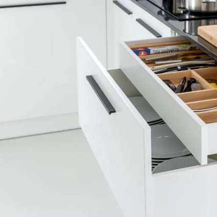 Úchytka - PILLAR, Čierna matná (VAR ROZTEC 160 mm)