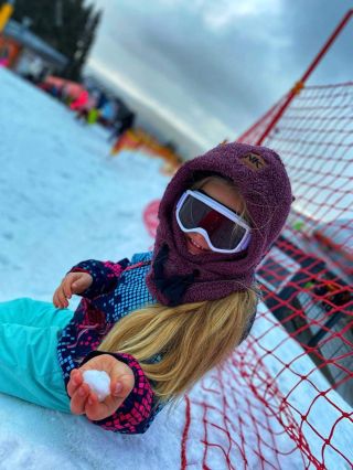 🥶Hřejivá kukla, to je skvělý parťák na hory pro celou rodinu. Zahřeje malé i velké, skvěle sedí i na helmu a ochrání před...
