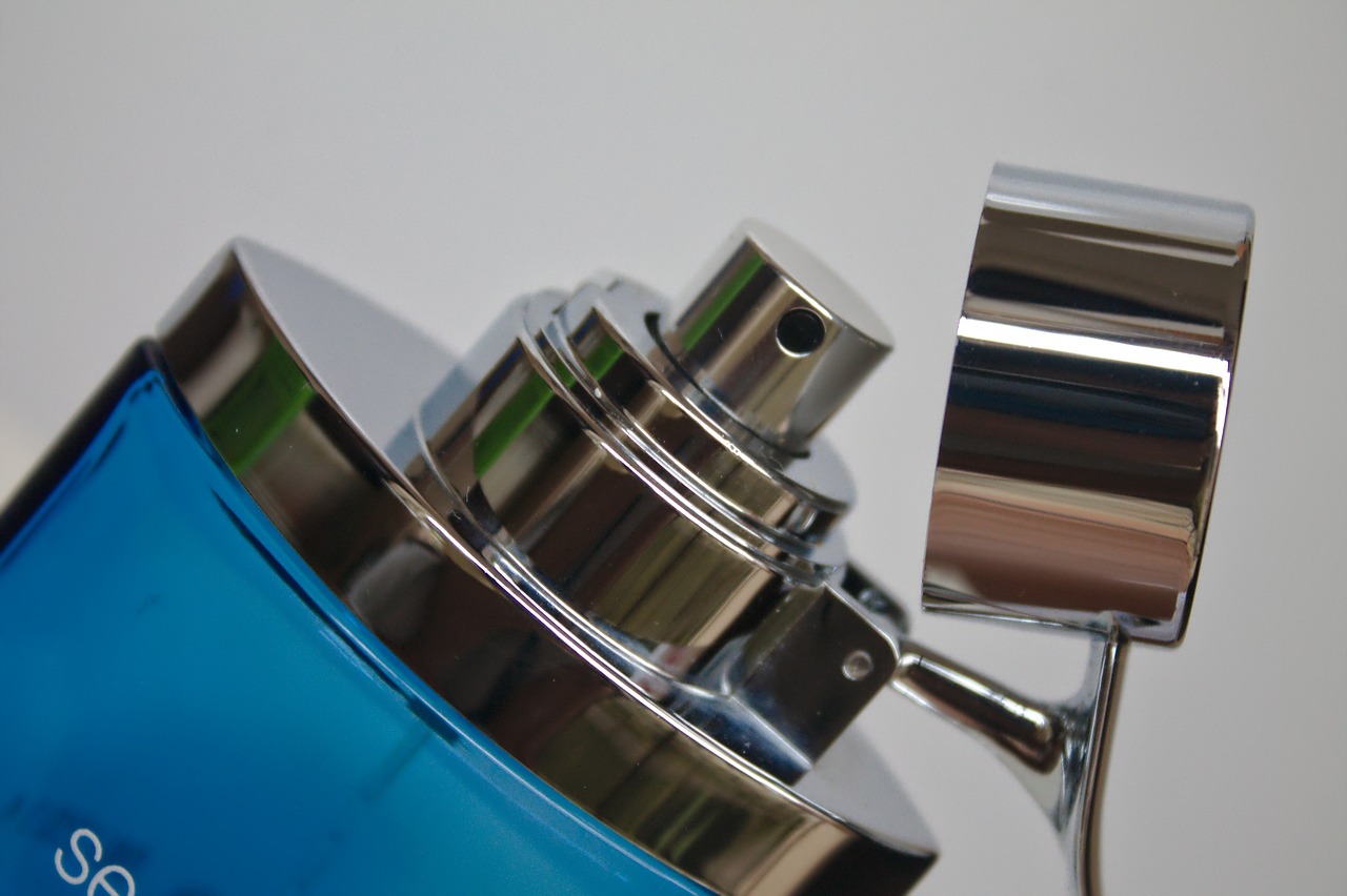 Pánske parfémové trendy na leto 2024: Čo je in?