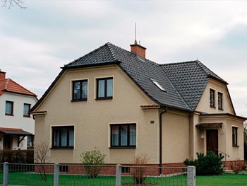 impregnace fasády ochrání omítku před řasami, výkvěty a vlhkostí