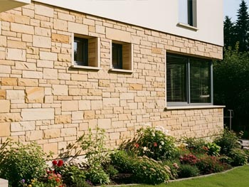 nano impregnace zachová původní vzhled a barvu pískovcového obkladu