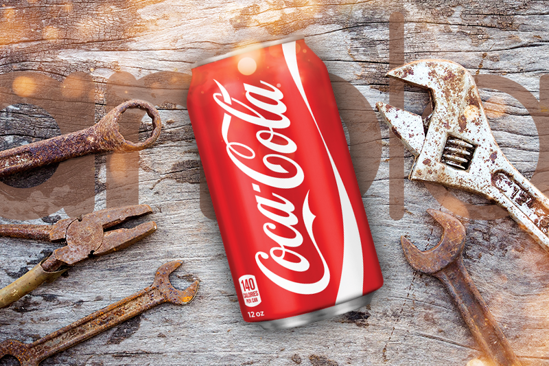 Co čistí Coca-Cola? Odrezaví šroubky až po mytí oken – mýtus, nebo realita?