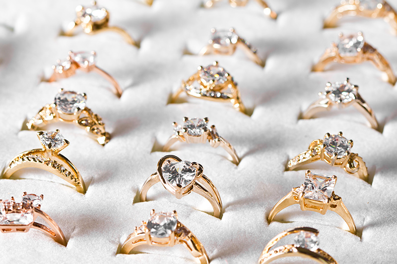 TIP #48 Ako vyčistiť nečistoty na zlatých a strieborných šperkoch?