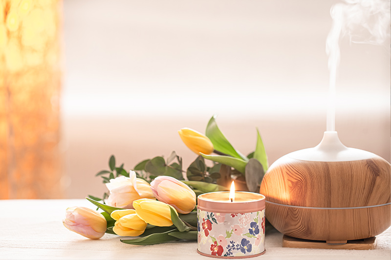 Aróma difuzér verzus sviečky: čo je pre vás lepšia voľba?