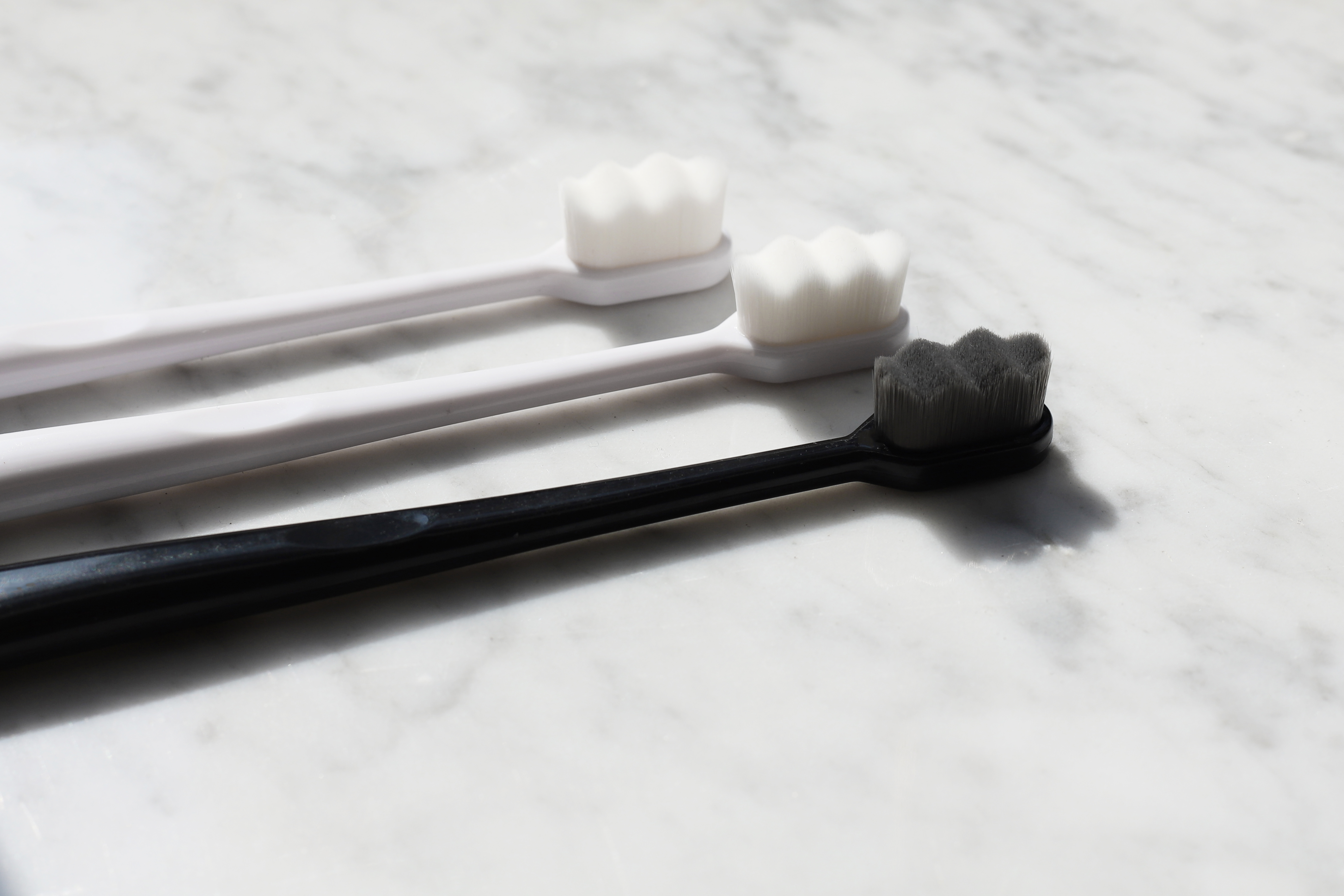 Zubní kartáček Nanoo je navržen pro tu nejcitlivější péči o zuby