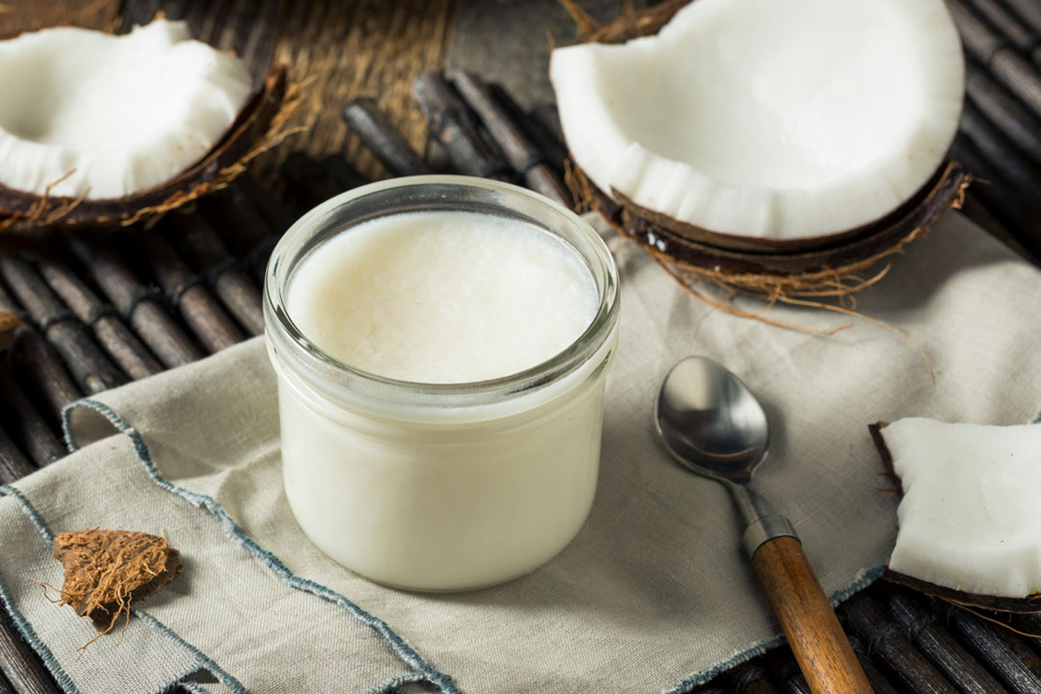 Jak si vyrobit bělící zubní pastu? (DIY)