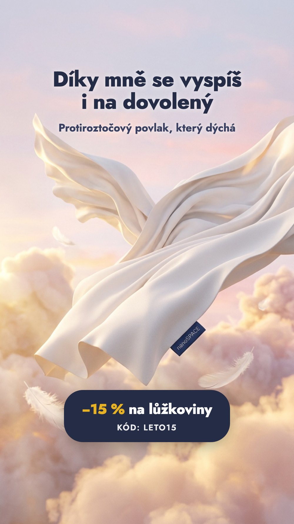 Ustlaná postel s protiroztočovými povlaky nanoSPACE plující na moři – klidný spánek na cestách