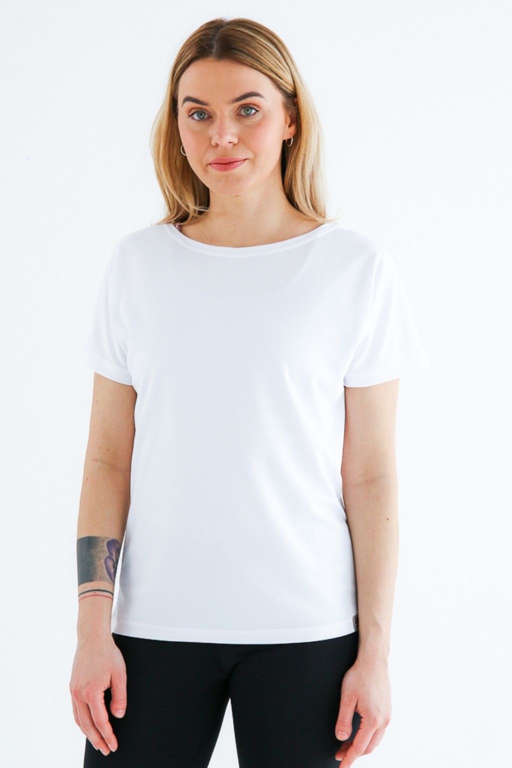 Levně Bílé dámské tričko na jógu – nanosilver® BAT2 Velikost: S/M