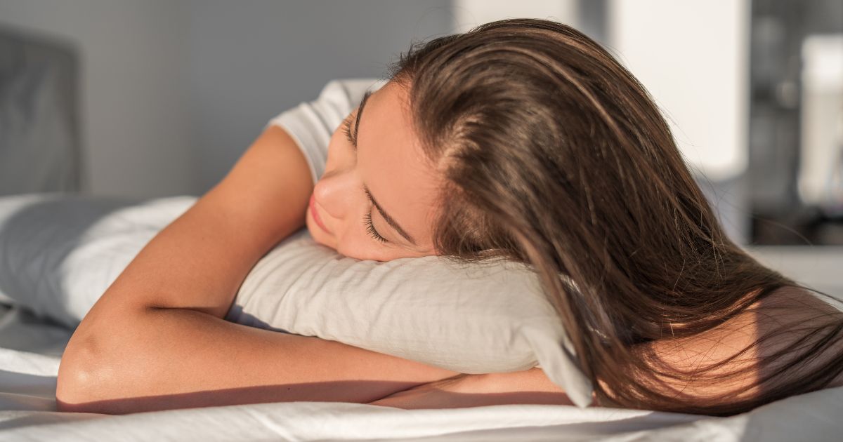 bestes-anatomisches-kissen-fuer-die-halswirbelsaeule