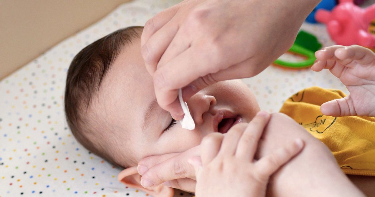 bindehautentzuendung-bei-kindern-erkennen