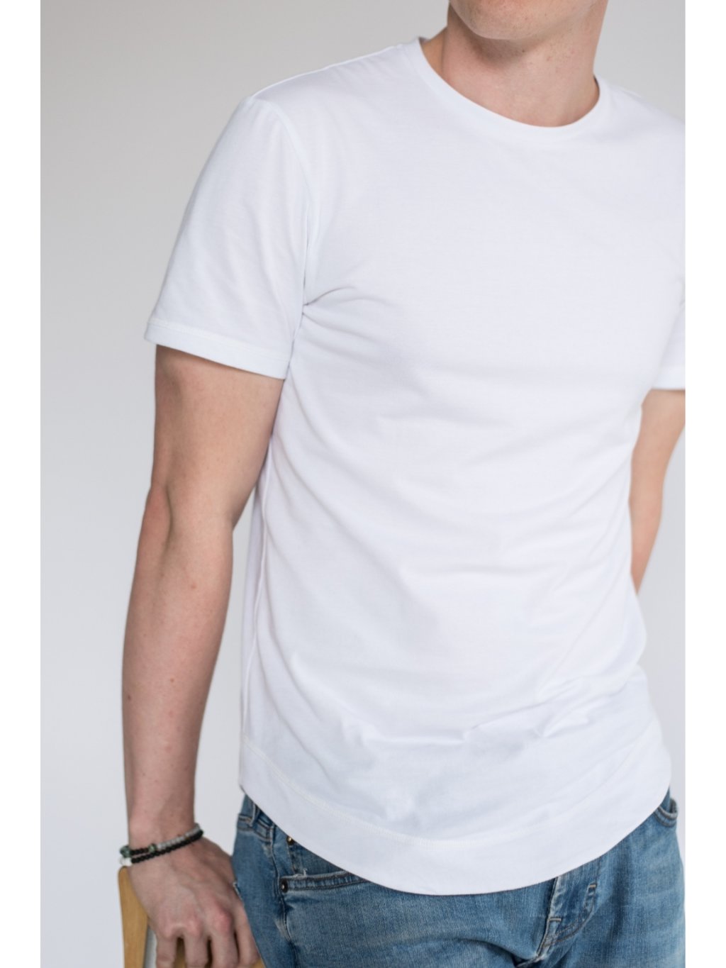 Bílé minimalistické pánské tričko LUKAS - nanoSPACE by LADA (Velikost L)