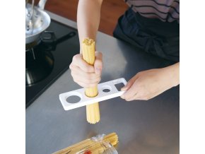 29531 2 odmerka na spagety yamazaki tower 3354 bily