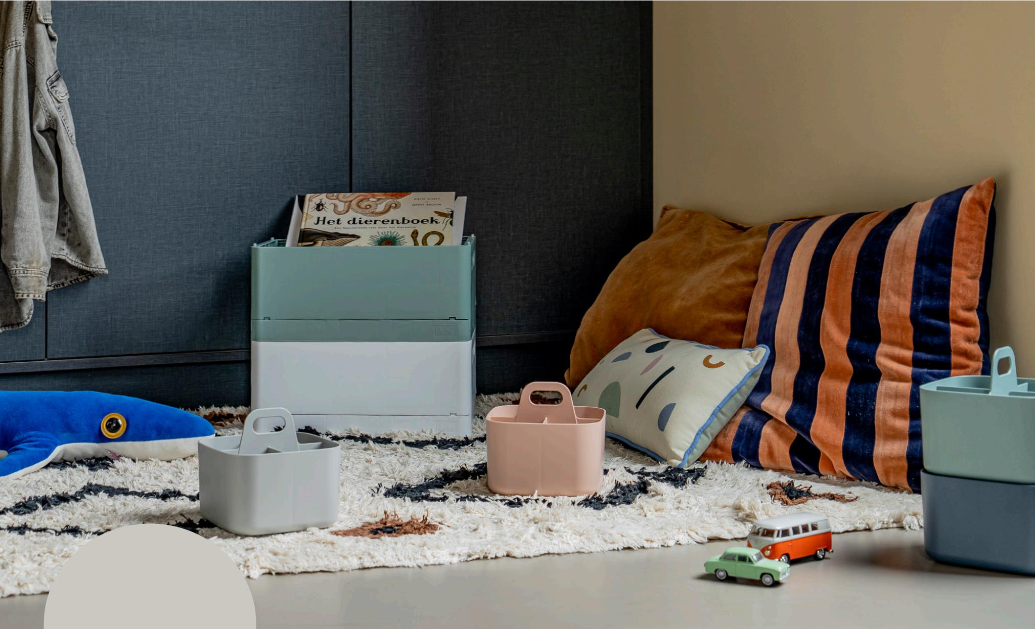 Střední skládací úložný box Joe 40 M, 12x27x19cm, modrý FŌRMA