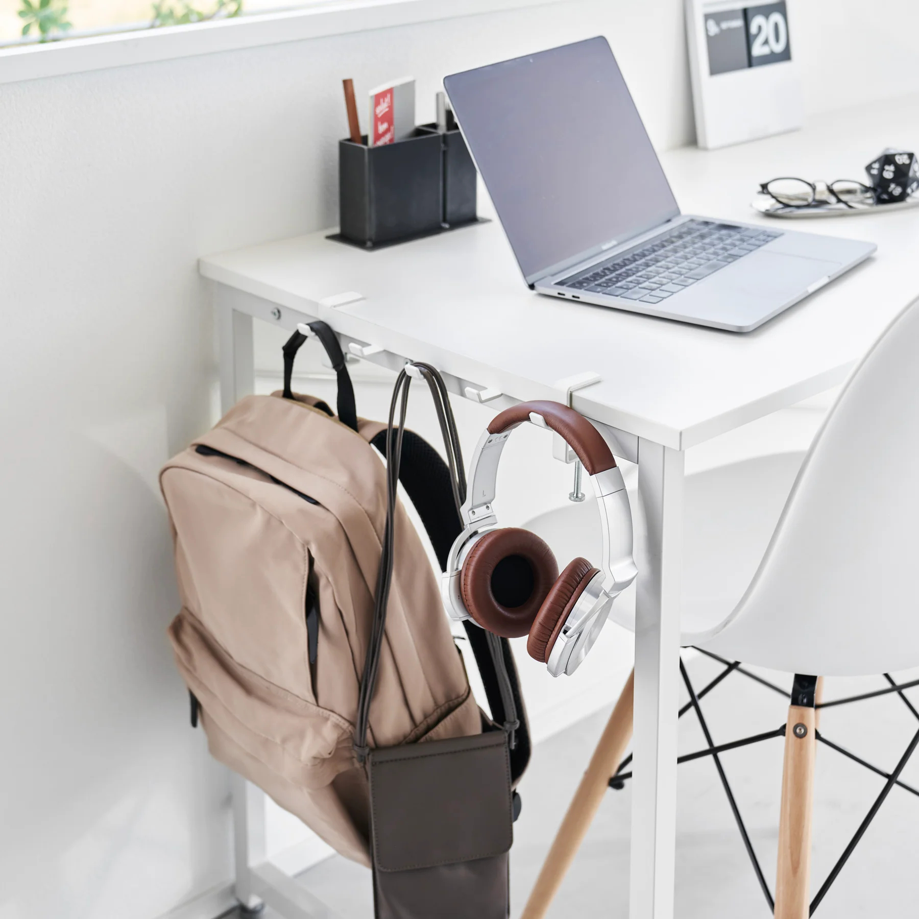 Háčky ke stolu Tower 1576, bílé YAMAZAKI