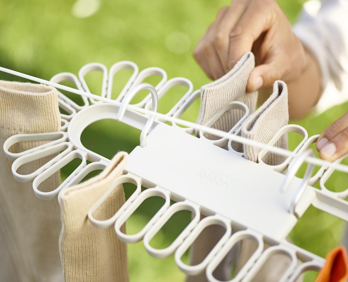 Sušák drobného prádla Petal 50052, na 32 ks JOSEPH JOSEPH